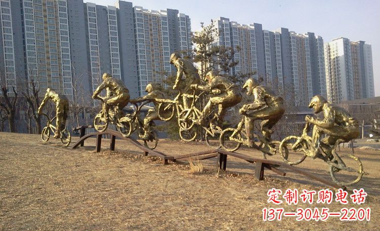 泉州玩花样自行车人物铜雕