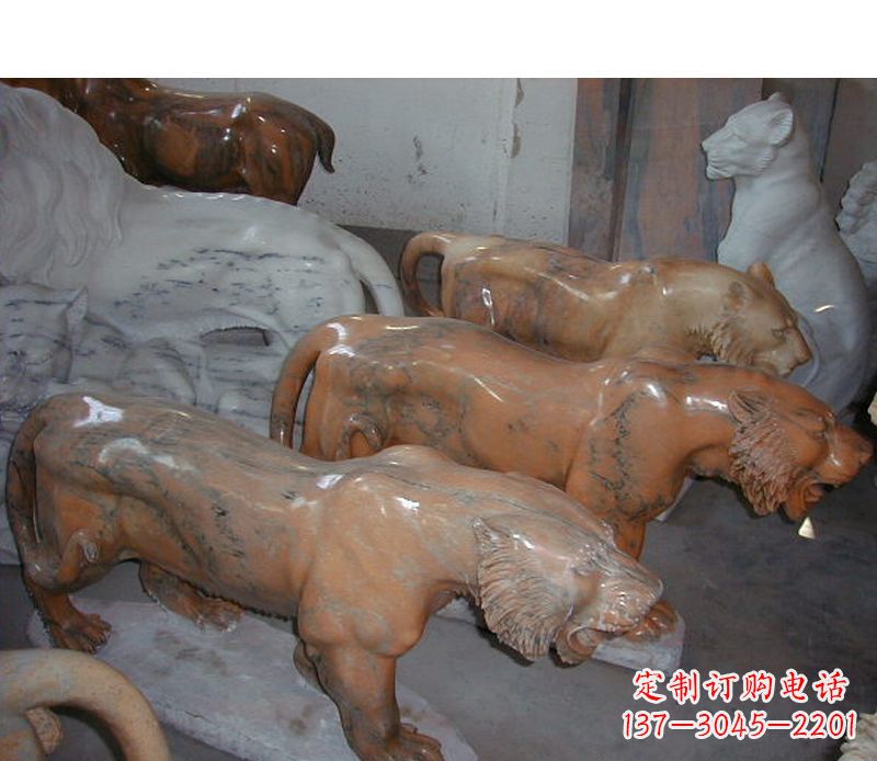 泉州晚霞红动物老虎石雕