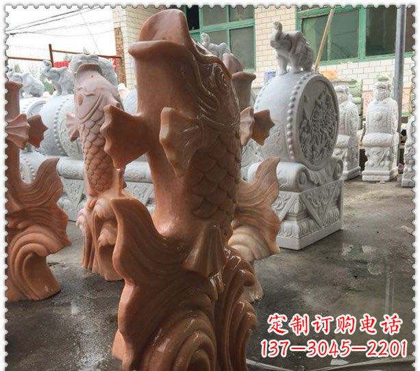 泉州晚霞红喷水鲤鱼公园石雕