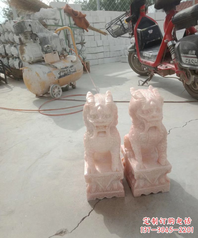泉州晚霞红神兽麒麟动物雕塑