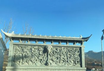 泉州青石九龙壁，精美雕塑饰衬城市广场