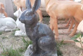 泉州青石公园兔子雕塑，实惠的艺术装点