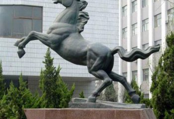 泉州青铜奔马精美雕塑是钜鹰中领雕塑推出的一款…