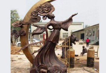 泉州中领雕塑：精美嫦娥月亮铜雕