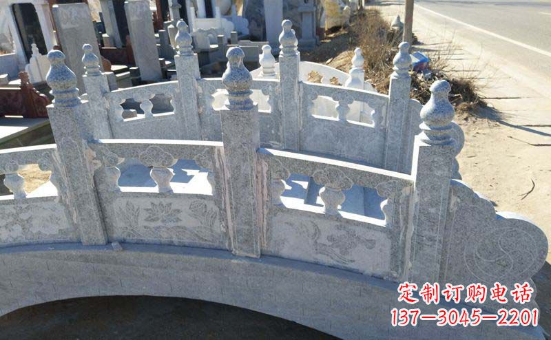 泉州小区公园大理石拱桥