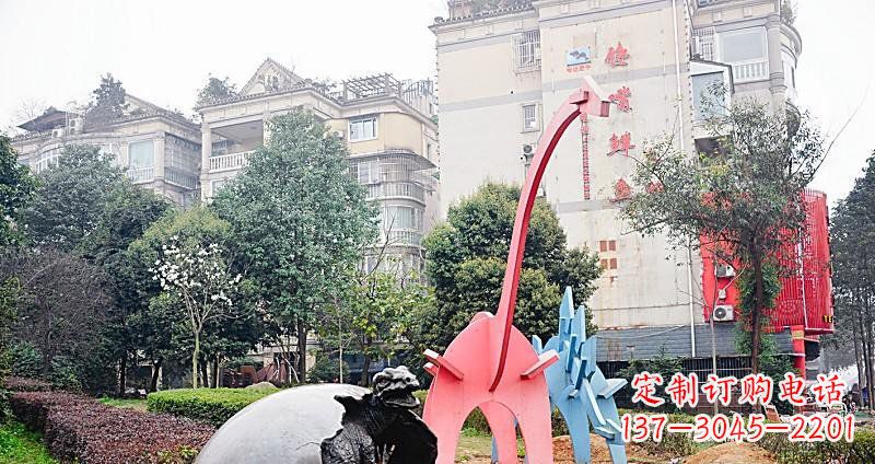 泉州小区破壳而出的小恐龙景观铜雕