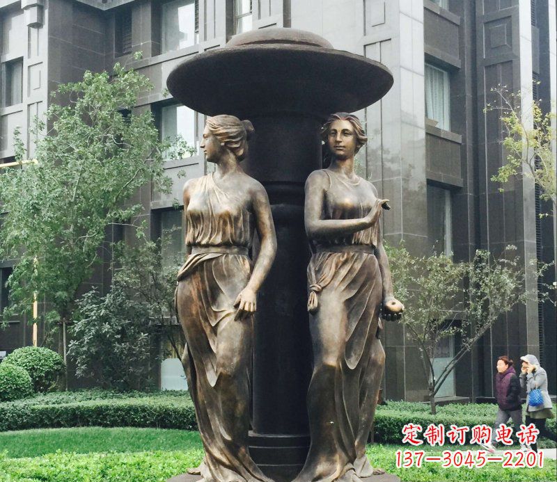 泉州小区西方女人人物铜雕