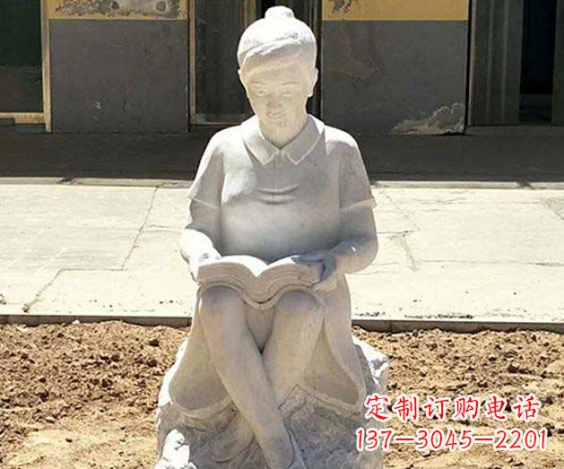 泉州校园看书女孩景观石雕