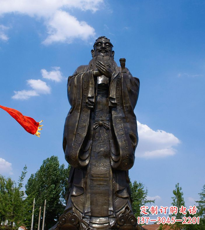 泉州校园里的孔子雕像