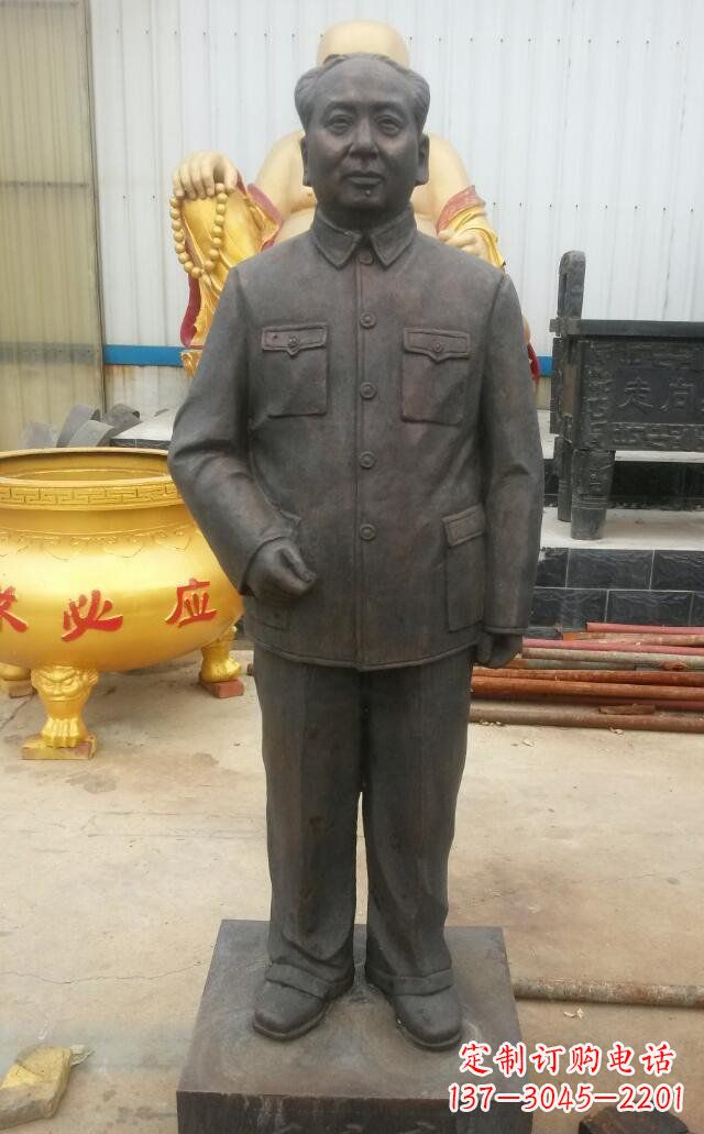 泉州校园毛主席伟人铜雕