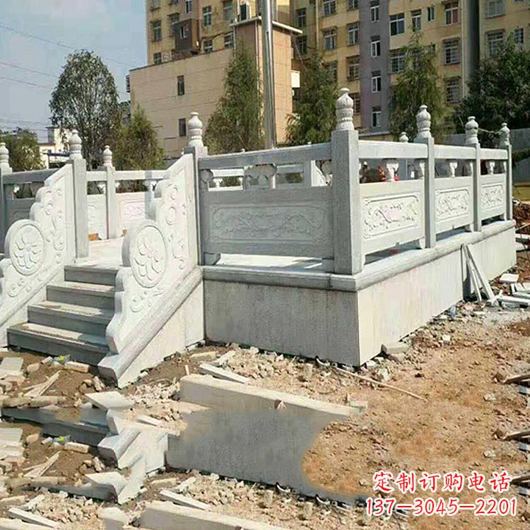 泉州校园青石升旗台