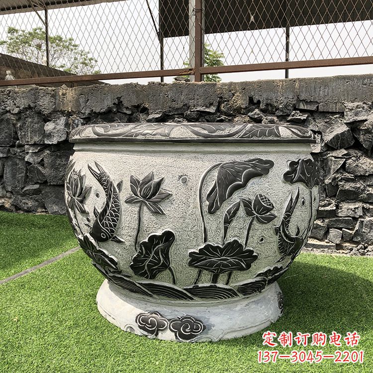 泉州鱼纹水缸石雕