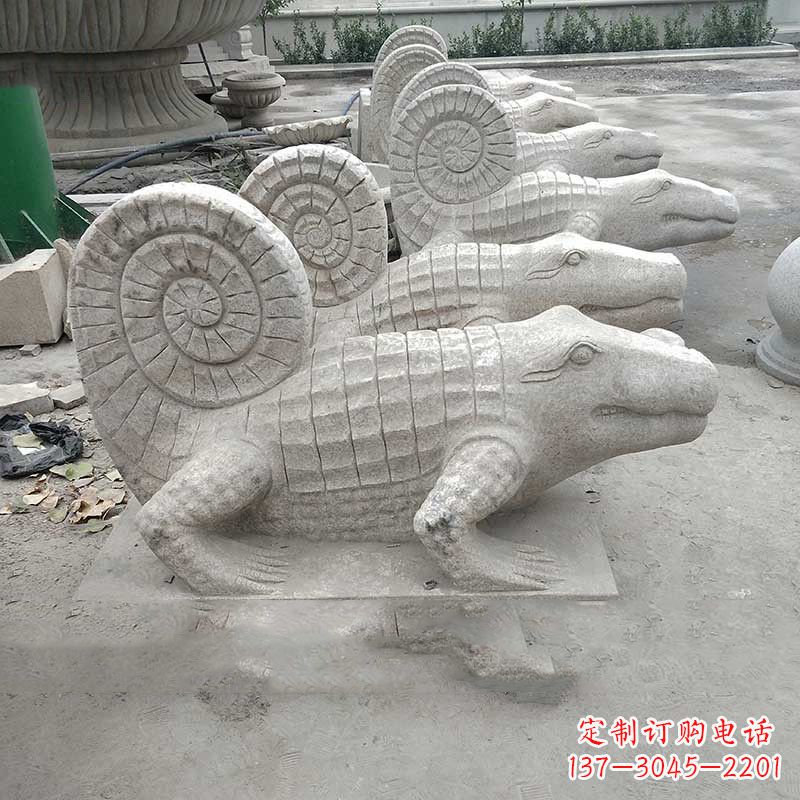 泉州园林水池水景鳄鱼砂岩喷水雕塑