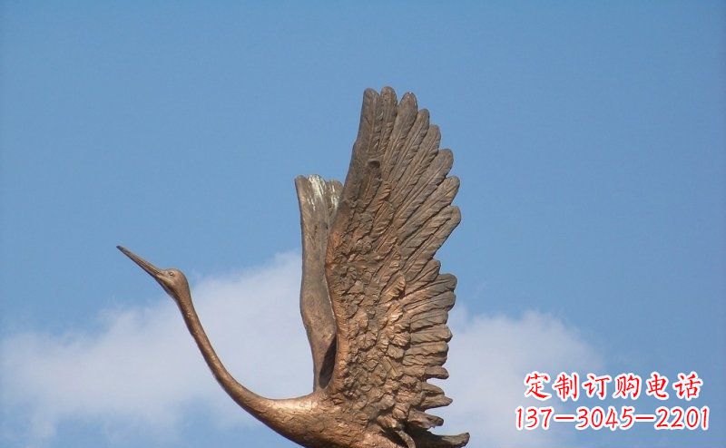 泉州展翅高飞的仙鹤动物铜雕