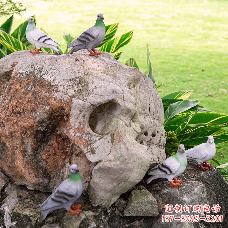 泉州众人托着和平鸽雕塑