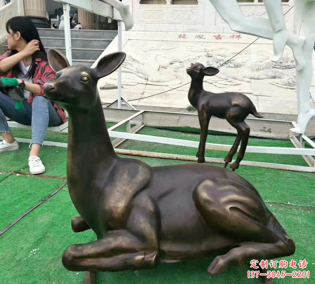 泉州铸铜广场动物鹿雕塑