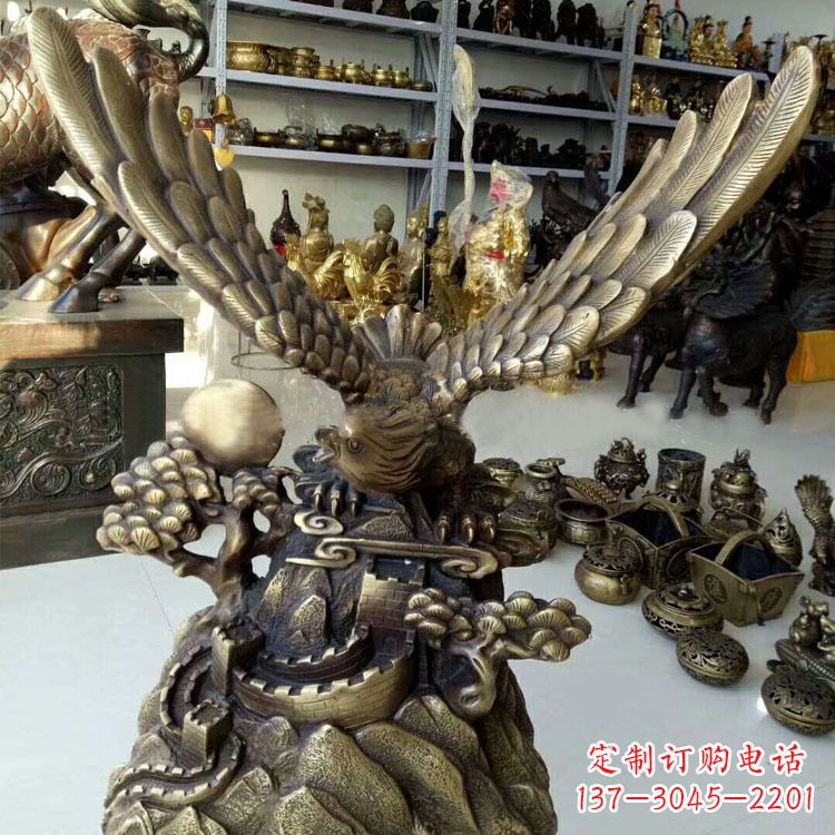 泉州铸铜老鹰雕塑