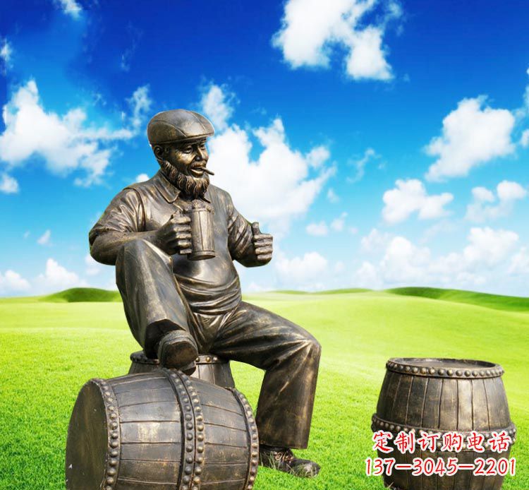 泉州坐酒桶喝啤酒的西方人物铜雕