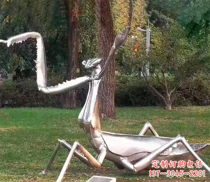 泉州户外螳螂雕塑